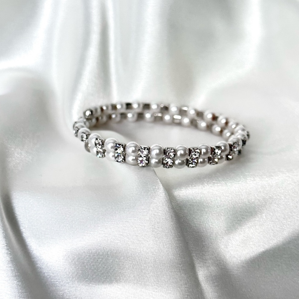 Vintage Pearl and Rhinestone Wrap Bracelet - Picture 2 of 16